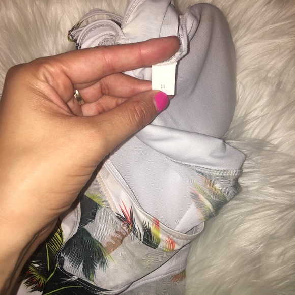 One piece swimsuit - Picture 4 of 4